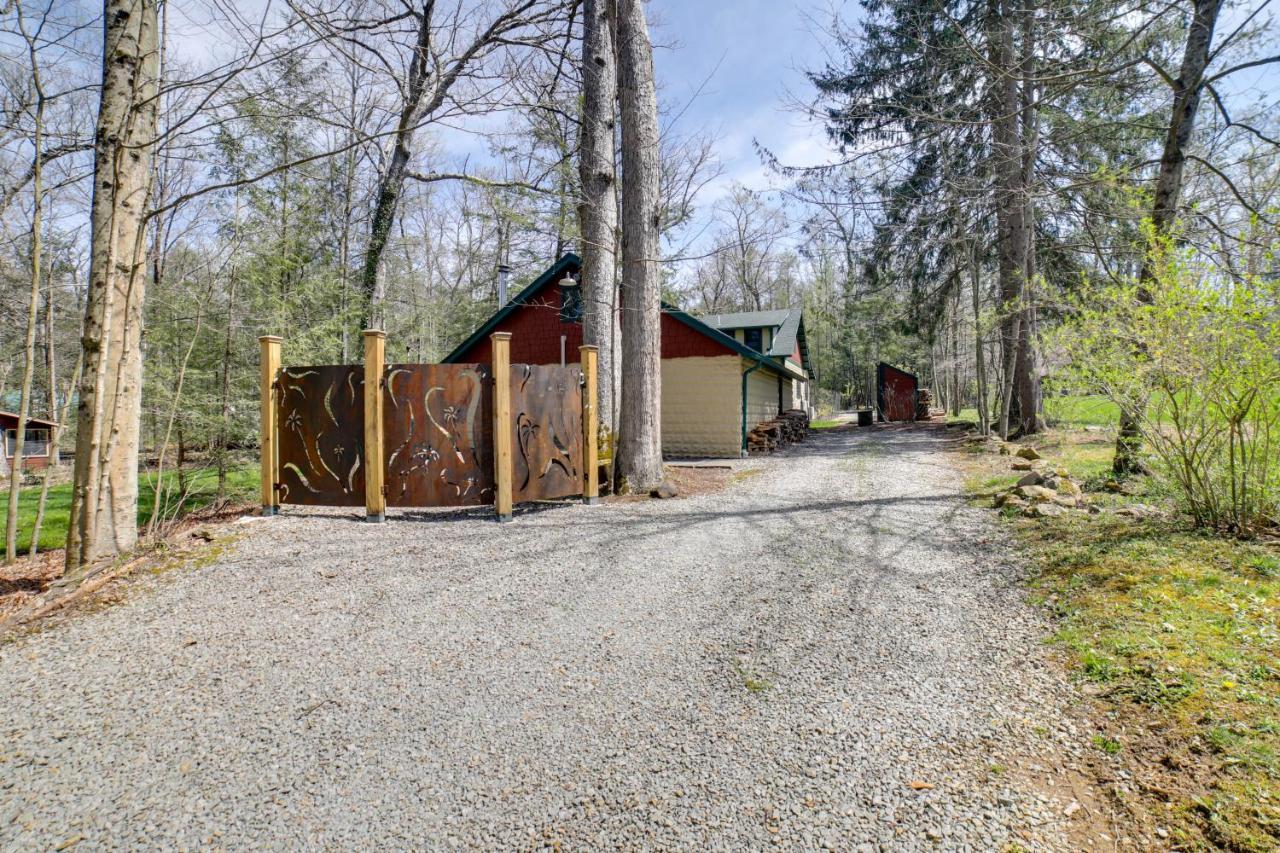 Pet-Friendly Pennsylvania Vacation Rental With Pool! Laughlintown Buitenkant foto