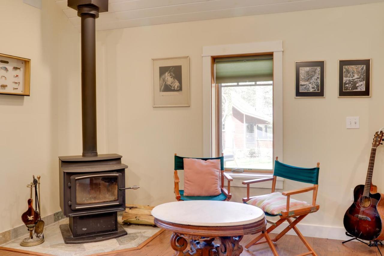 Pet-Friendly Pennsylvania Vacation Rental With Pool! Laughlintown Buitenkant foto